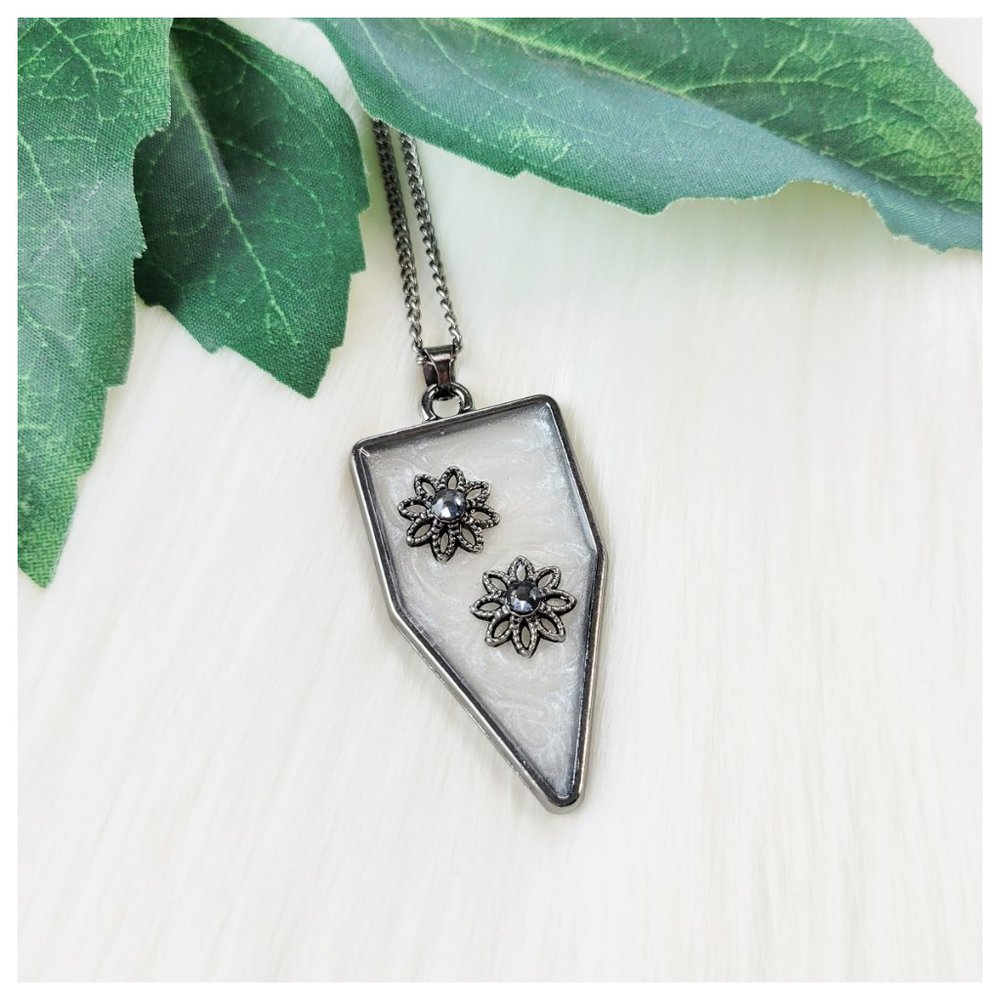 Metallic Floral Necklace White and Gunmetal Silver Gray Geometric Resin Pendant